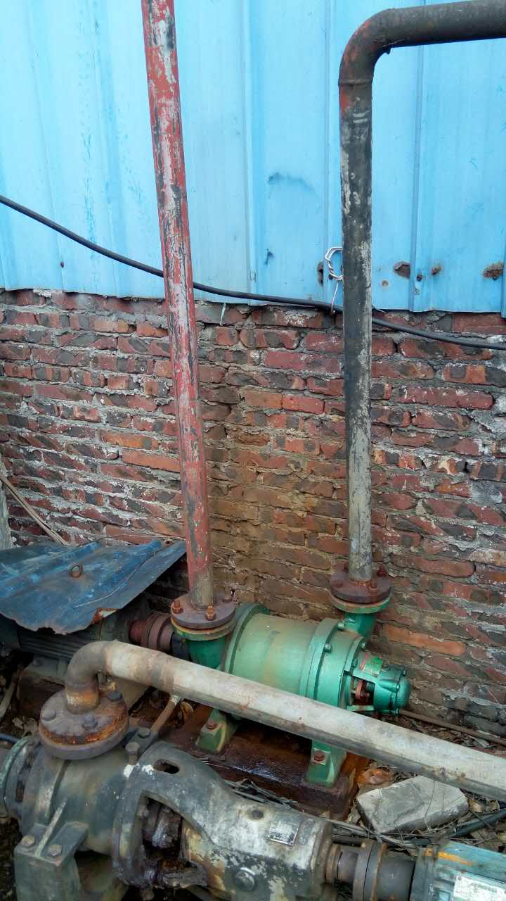 水環式真空泵型號SZ-2安裝不合理現場圖&mdash;&mdash;排水排氣管太高